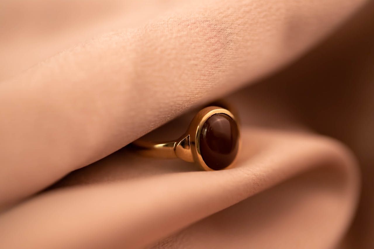 Cloth over Golden Ring